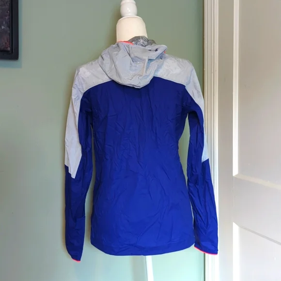 Under Armour Lightweight Hooded Windbreaker - Picture 3 of 6